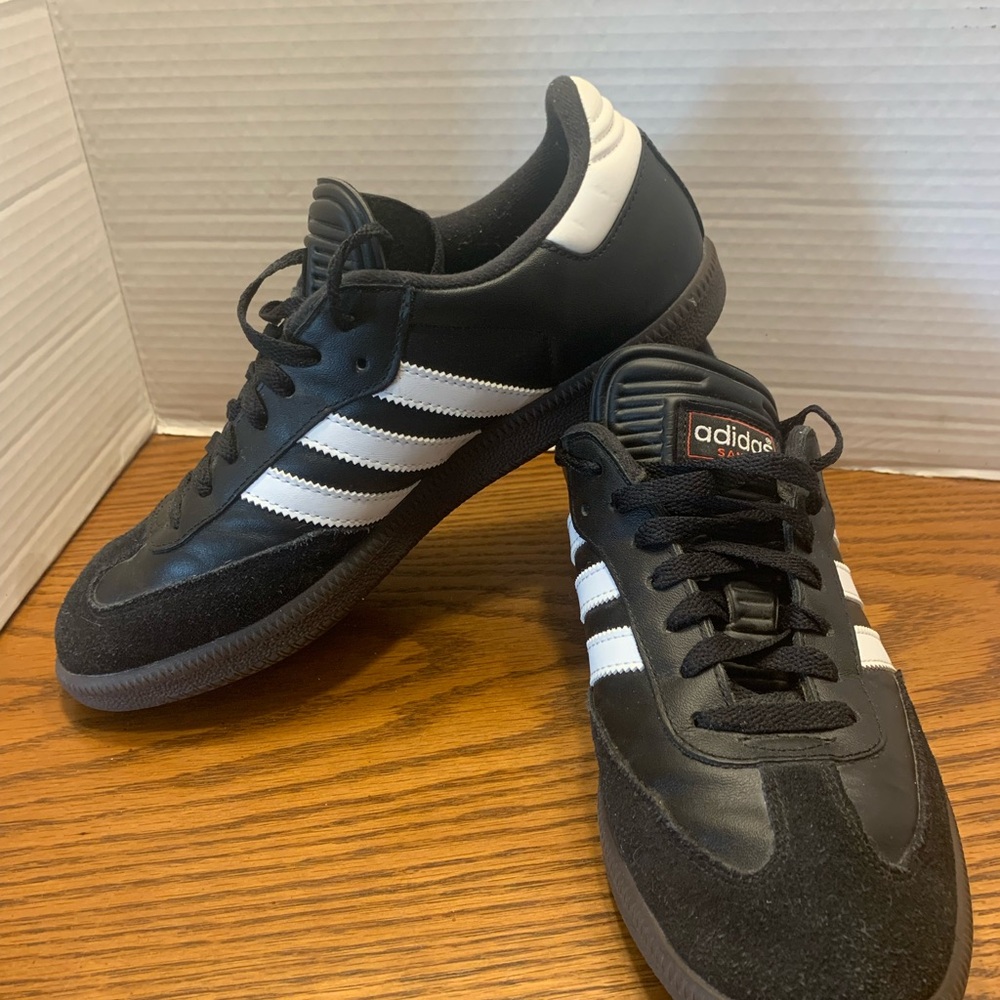 adidas Black & White Samba Classic Court Sneakers Men’s 9